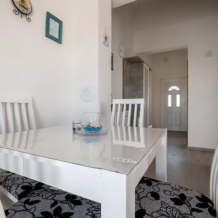 Mate Appartement Neum